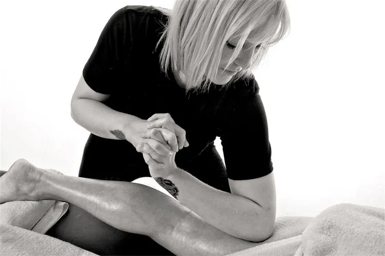 Viki Drury – Sports Therapy